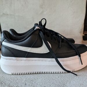 Nike Court Vision Alta - Size 8